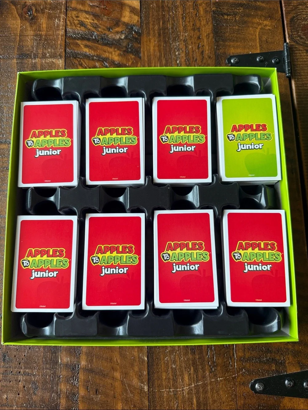 Mattel Apples to Apples Junior Family Party Card Game Ages 9+ 4-8 Players